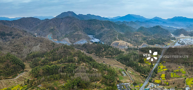 西递 徽派建筑 安徽 古村 写生 油菜花 航拍 黄山图片素材