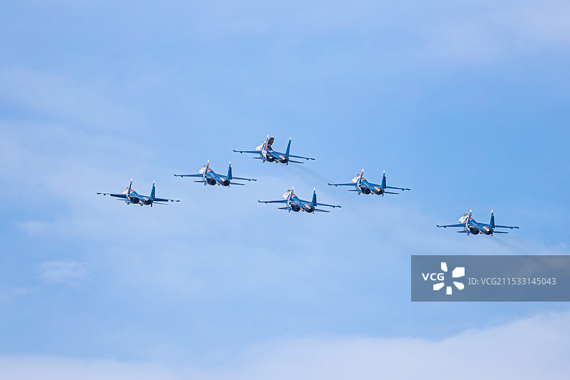 俄罗斯勇士飞行表演队在珠海航展特技飞行表演图片素材