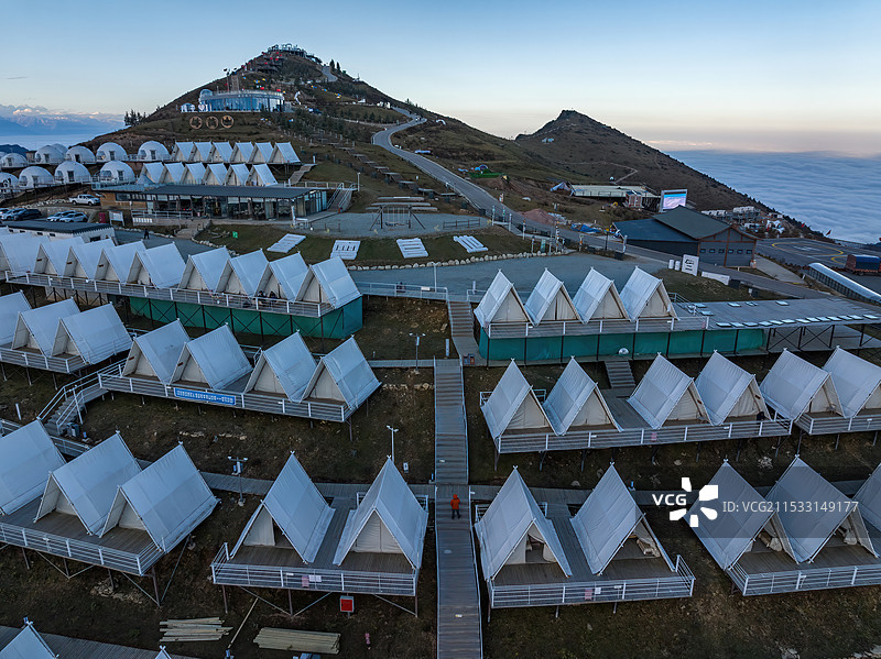 四川雅安牛背山云海云瀑贡嘎雪山高空航拍图片素材