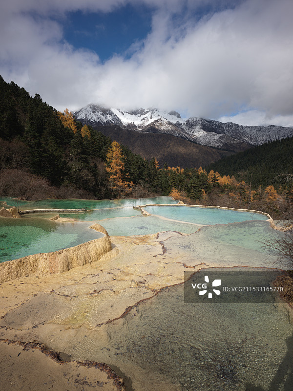 黄龙景区争艳池图片素材