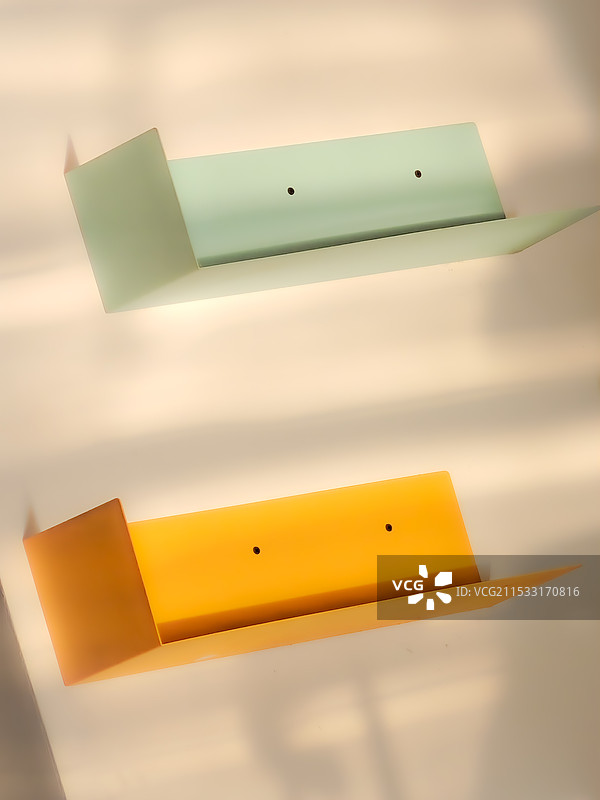 静物：墙上的置物架图片素材