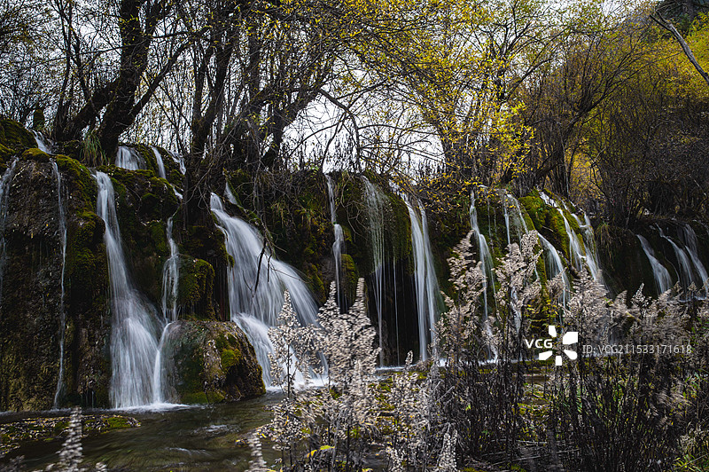 九寨沟熊猫海瀑布图片素材
