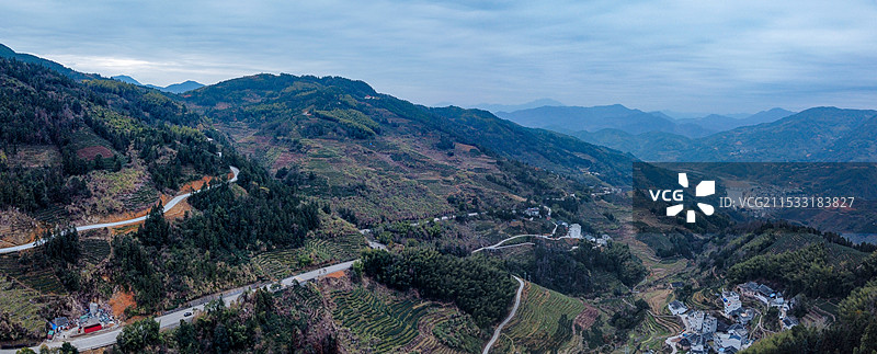 茶园 梯田 卓笔峰 叠石山 下拓坑村 春坪顶 福建 宁德图片素材