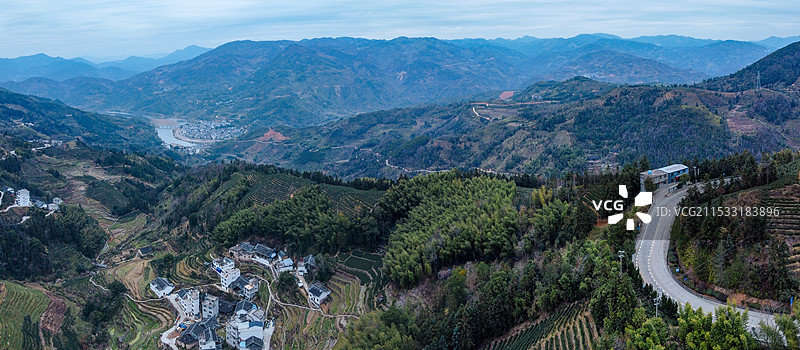 茶园 梯田 卓笔峰 叠石山 下拓坑村 春坪顶 福建 宁德图片素材