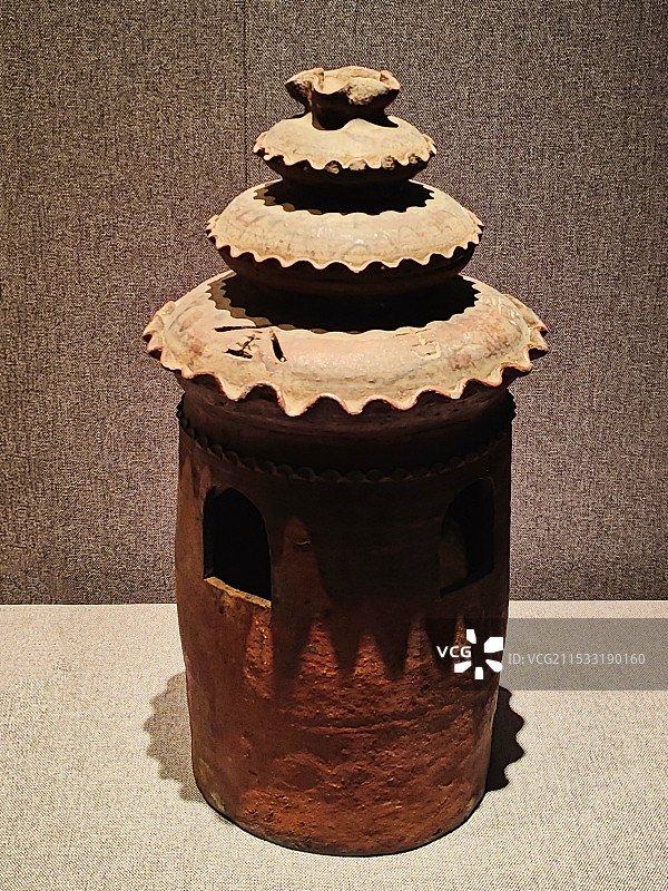 明代万古金鱼薰炉图片素材