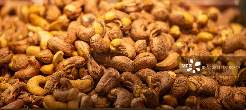 一堆腰果的特写镜头图片素材