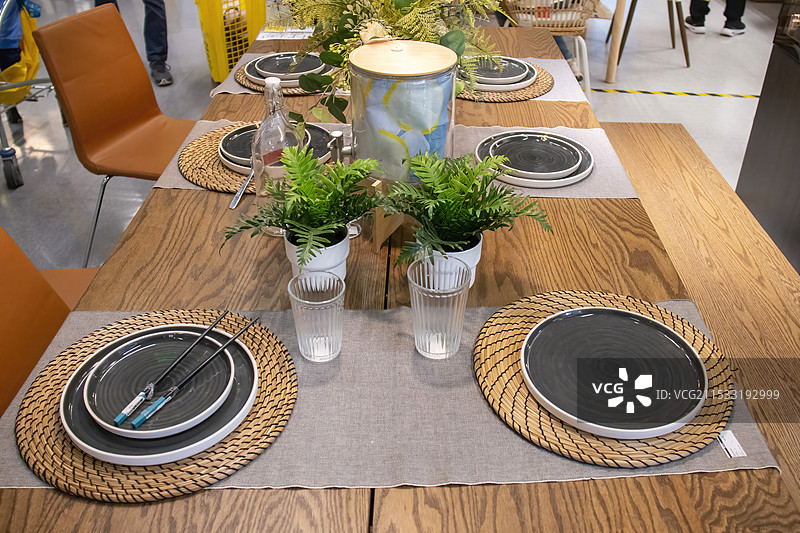餐桌上的高角度视图图片素材