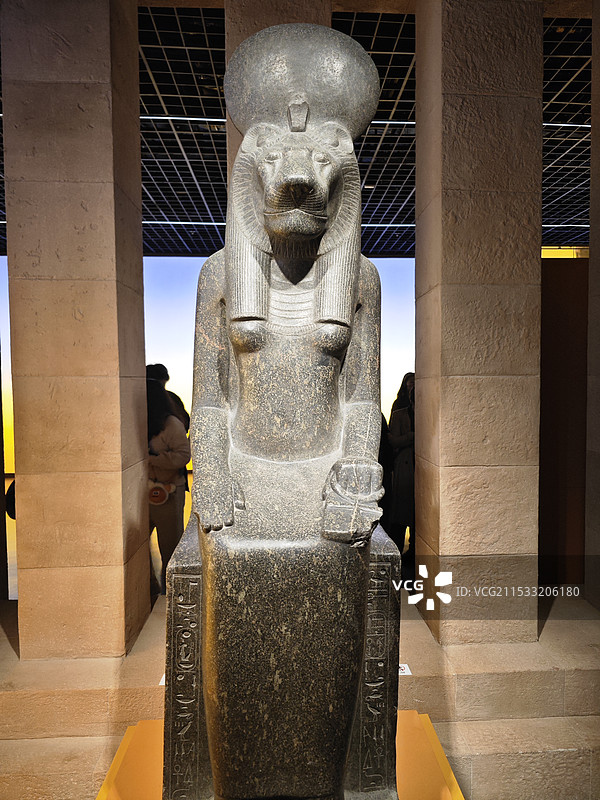 古埃及塞赫麦特坐像图片素材