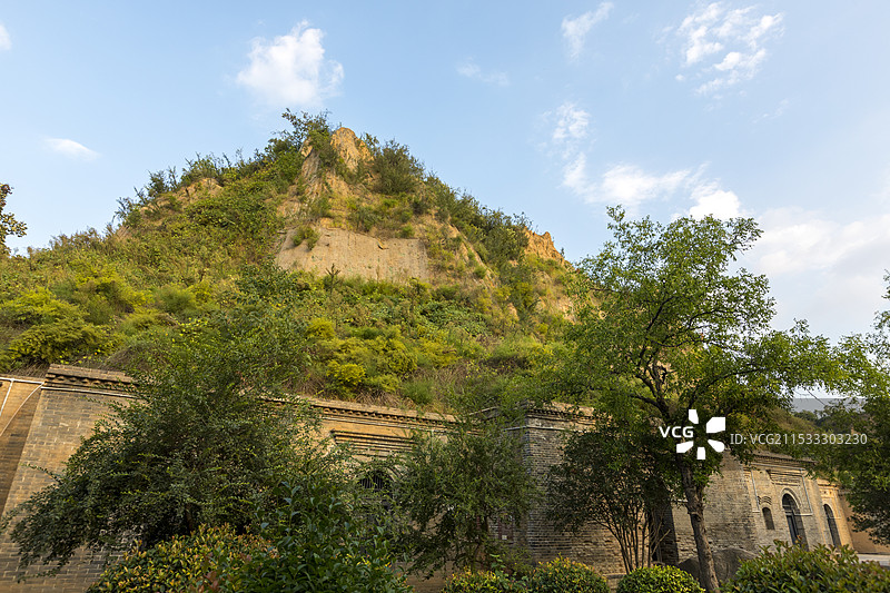 河南巩义杜甫故里文化园，杜甫诞生窑，笔架山图片素材