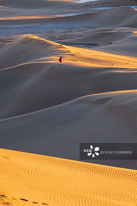 巴丹吉林沙漠图片素材