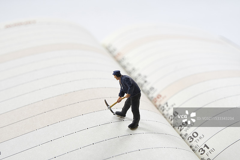 日程安排书和工作人员图片素材