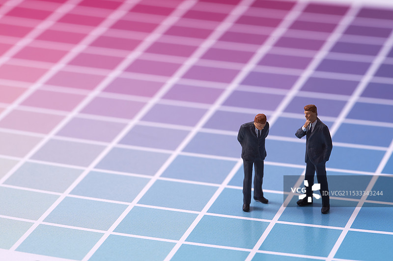 迷你娃娃和颜色样本图片素材