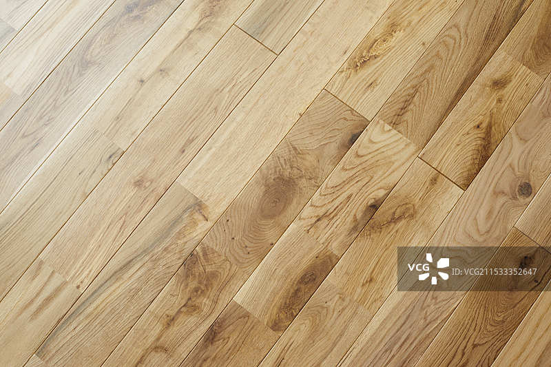 新建房屋中的美丽木地板图片素材