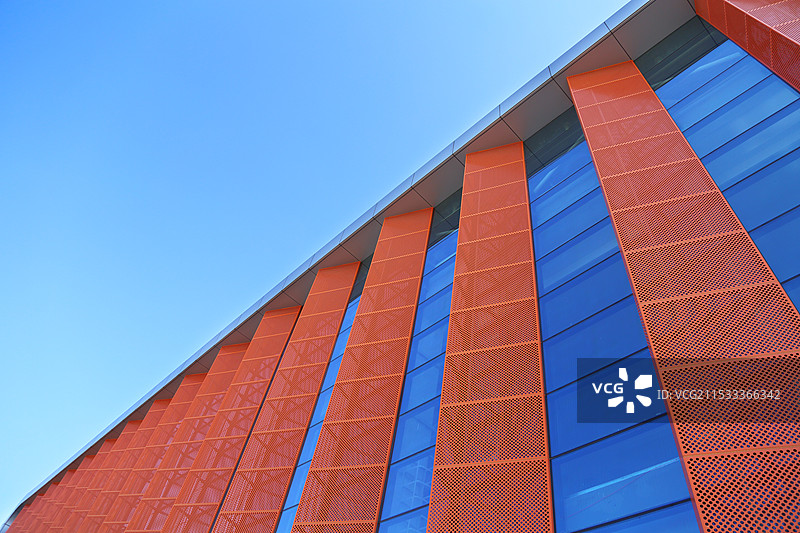 晴空下的建筑结构（南京农业大学体育馆）图片素材