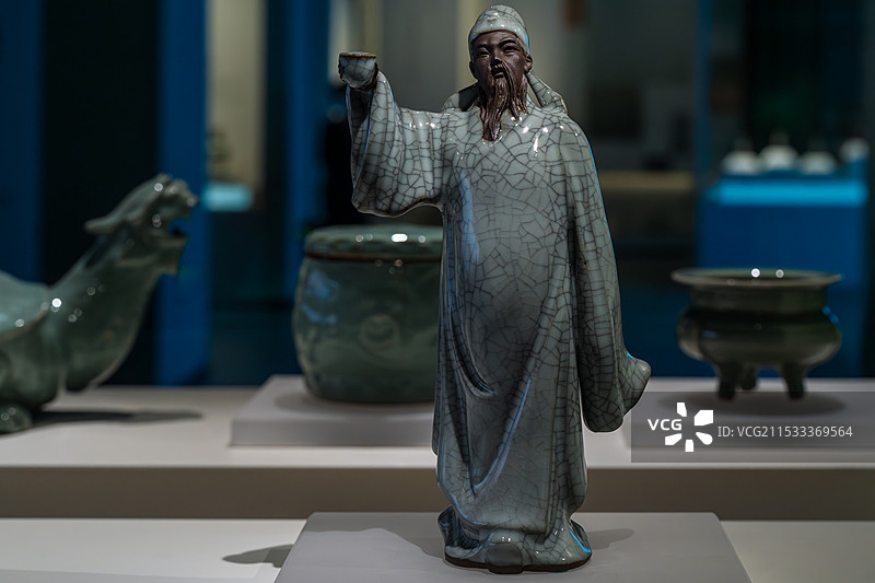 浙江省博物馆龙泉窑青瓷李白塑像图片素材