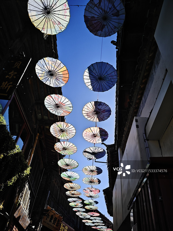 油纸伞巷道图片素材