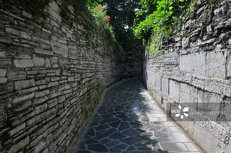 青岩古镇的砖墙和过道古香古色图片素材