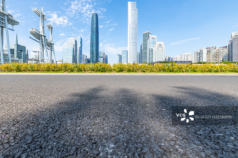 中国广州城市天际线和公路图片素材