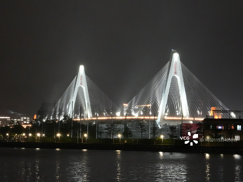 海口地标之世纪大桥夜景图片素材