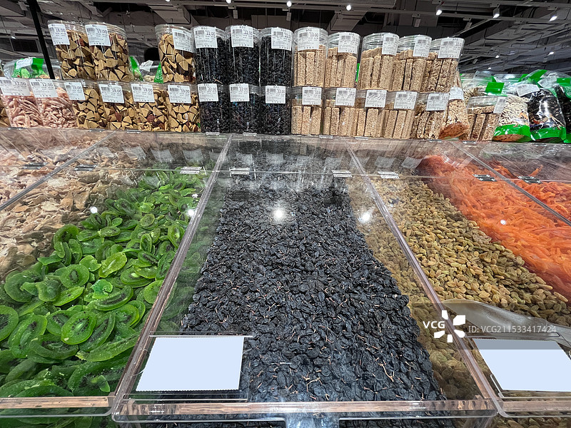 超市里的干果 展示柜 干货 奇异果干 葡萄干图片素材