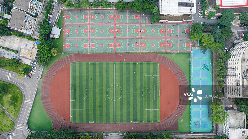 航拍综合体育运动广场、篮球场、网球场、足球场、排球场、田径跑道图片素材
