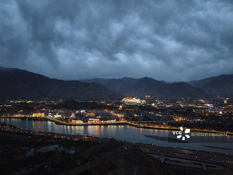 布达拉宫夜景图片素材