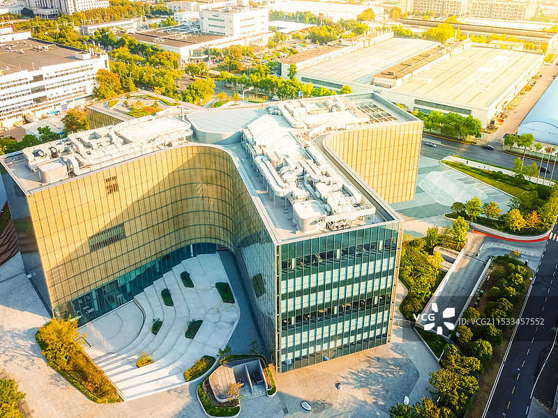 武汉光谷长飞光纤新总部大楼现代科技感五角建筑图片素材