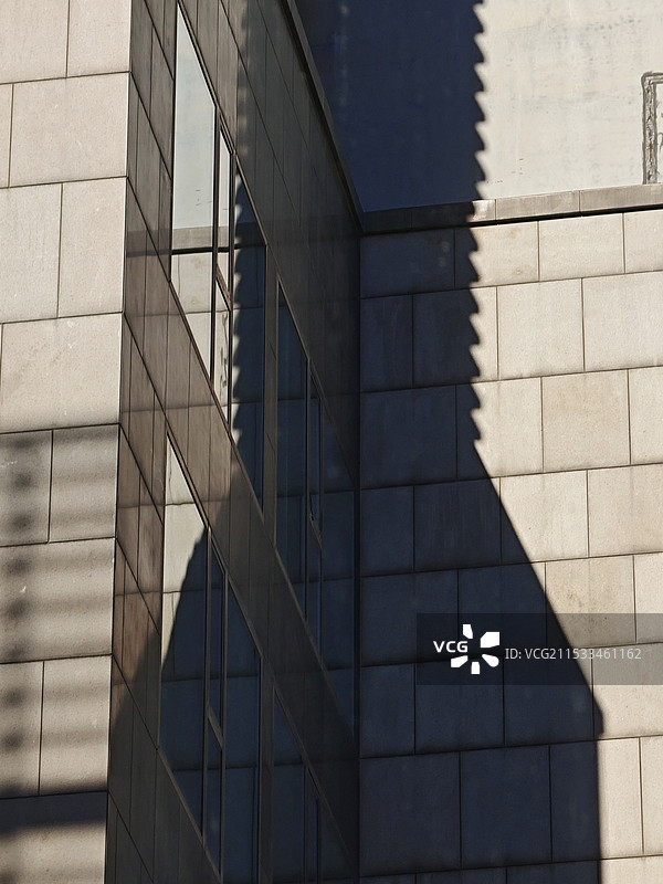 巨大的锯子图片素材