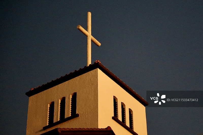 教堂屋顶十字架图片素材