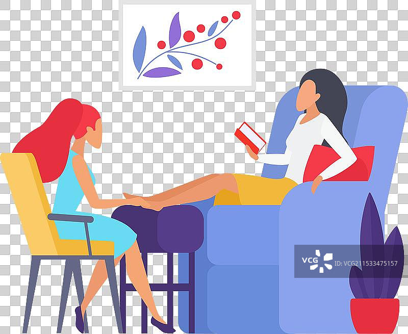 女士坐在美容院的椅子上做足部护理图片素材