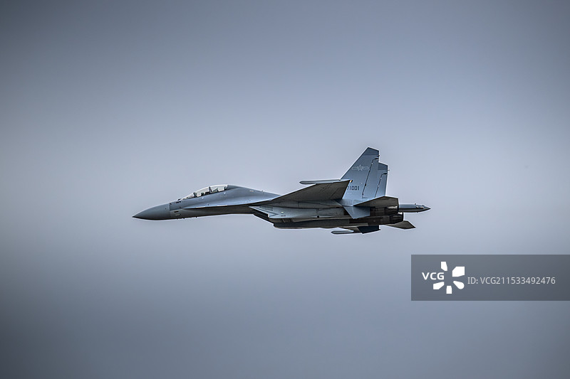 珠海上空的歼16图片素材