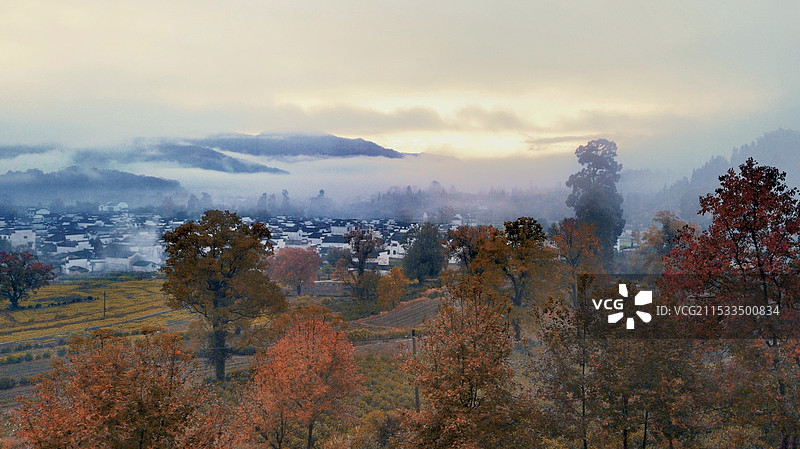 秋日卢村的早晨图片素材