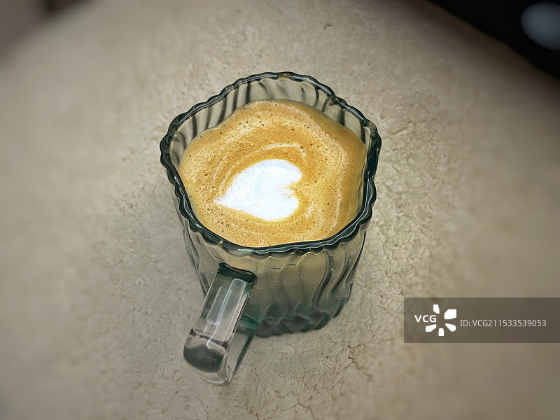 桌上咖啡的高角度视图图片素材