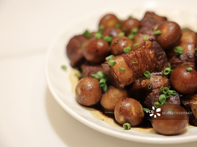 红烧肉烧鹌鹑蛋图片素材