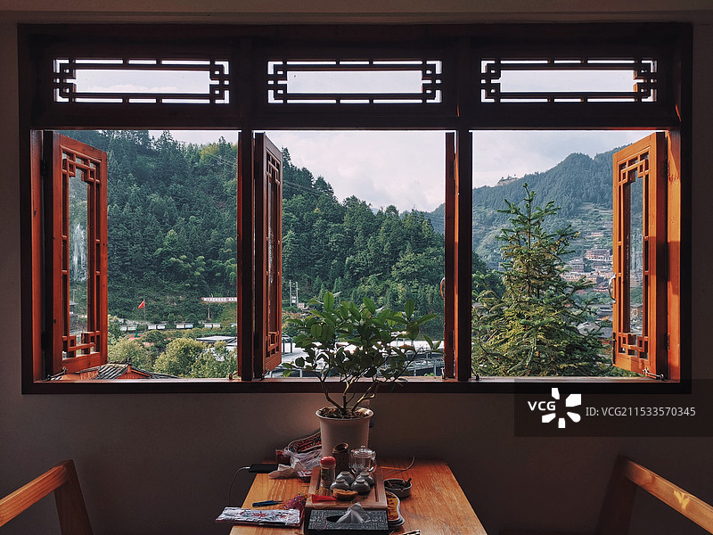 西江千户苗寨民宿窗景图片素材