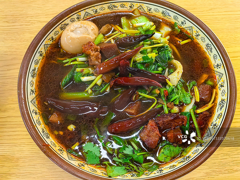 红烧牛肉板面图片素材