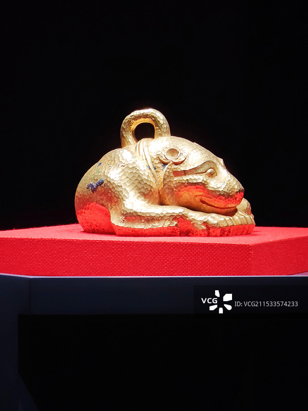 南京扫街之南京博物院镇馆之宝金兽图片素材