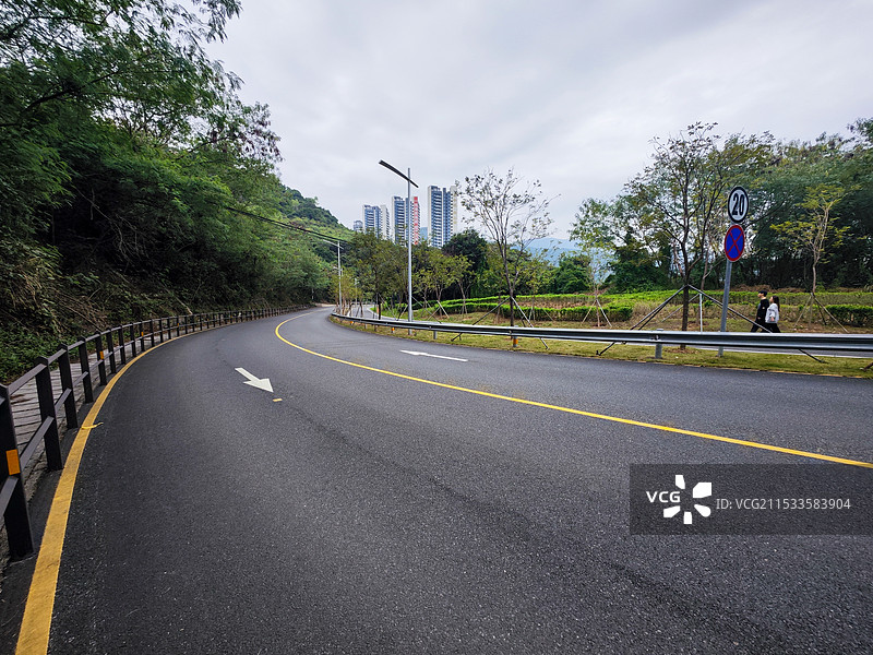 深圳大鹏：万科十七英里和玫瑰海岸之间弯曲得海边公路图片素材