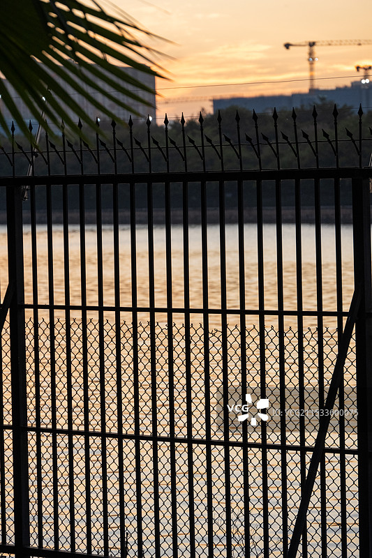 厦门湖边水库 日落黄昏晚霞图片素材