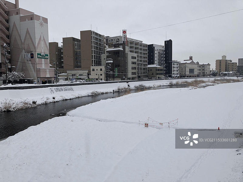 日本岩手县盛冈城遗迹冬季雪景色图片素材