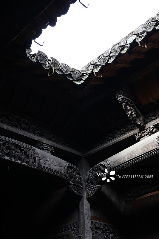 传统徽派雕刻木质建筑图片素材