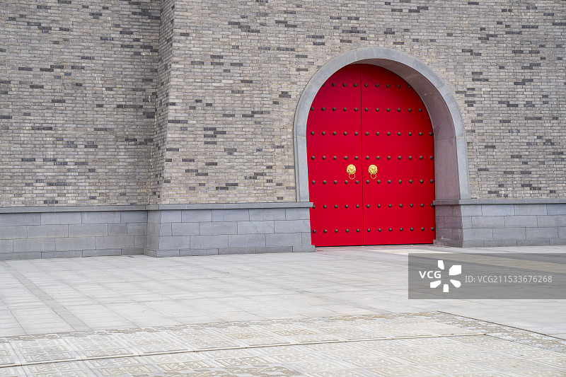 古城墙的红色大门图片素材