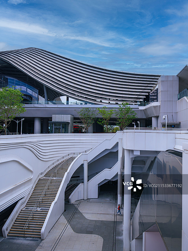 深圳大运地铁站建筑设计曲线之美图片素材