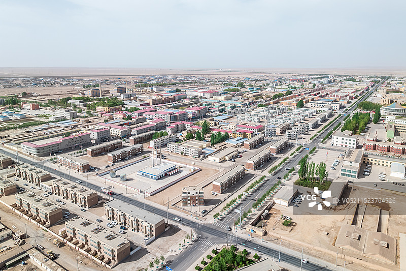 青海海西州茫崖石油城镇建筑航拍城市景观图片素材