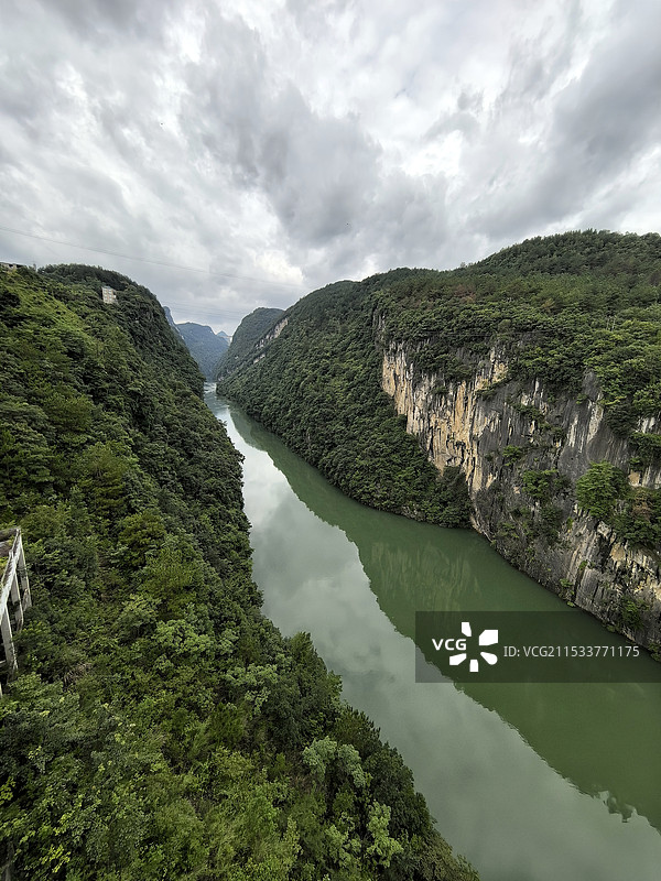 乌江山水图鉴之雄峰巨轮图片素材