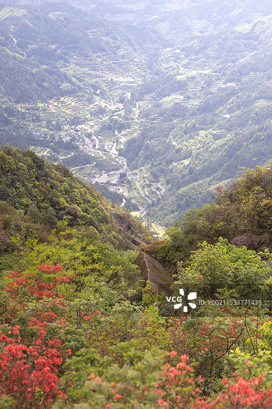融水苗族自治县元宝山飞来石一帆风顺图片素材