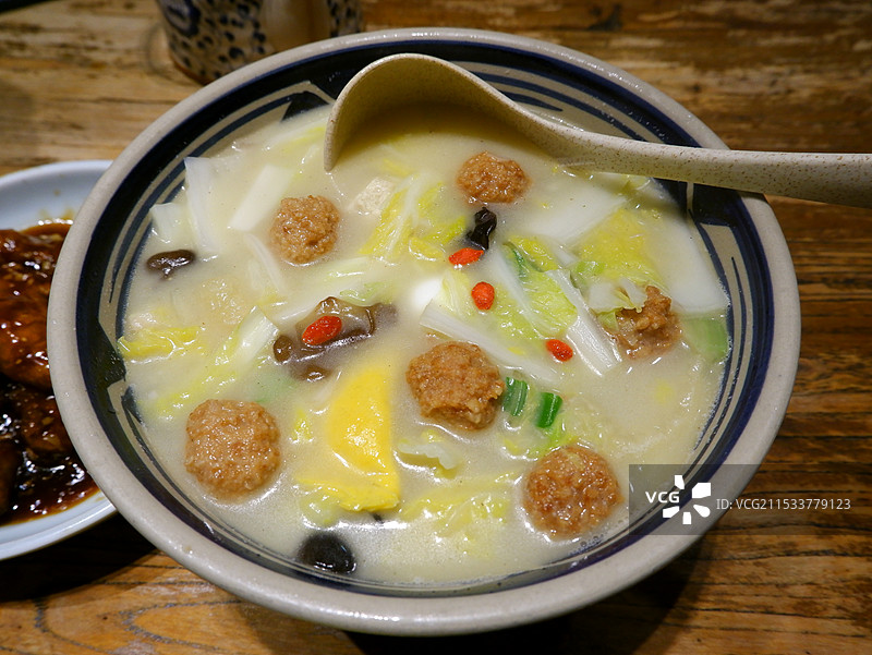 肉丸子烩菜汤图片素材