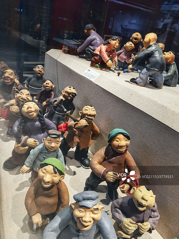 非遗泥塑的高角度视图图片素材