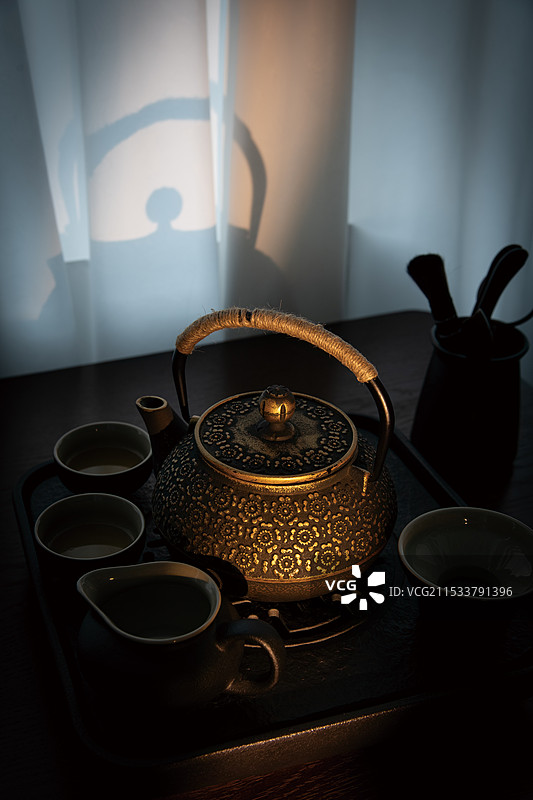 铁壶与茶图片素材