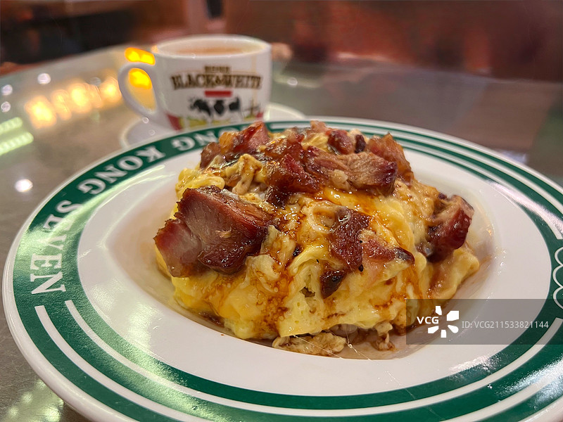 港式茶餐厅叉烧滑蛋饭图片素材